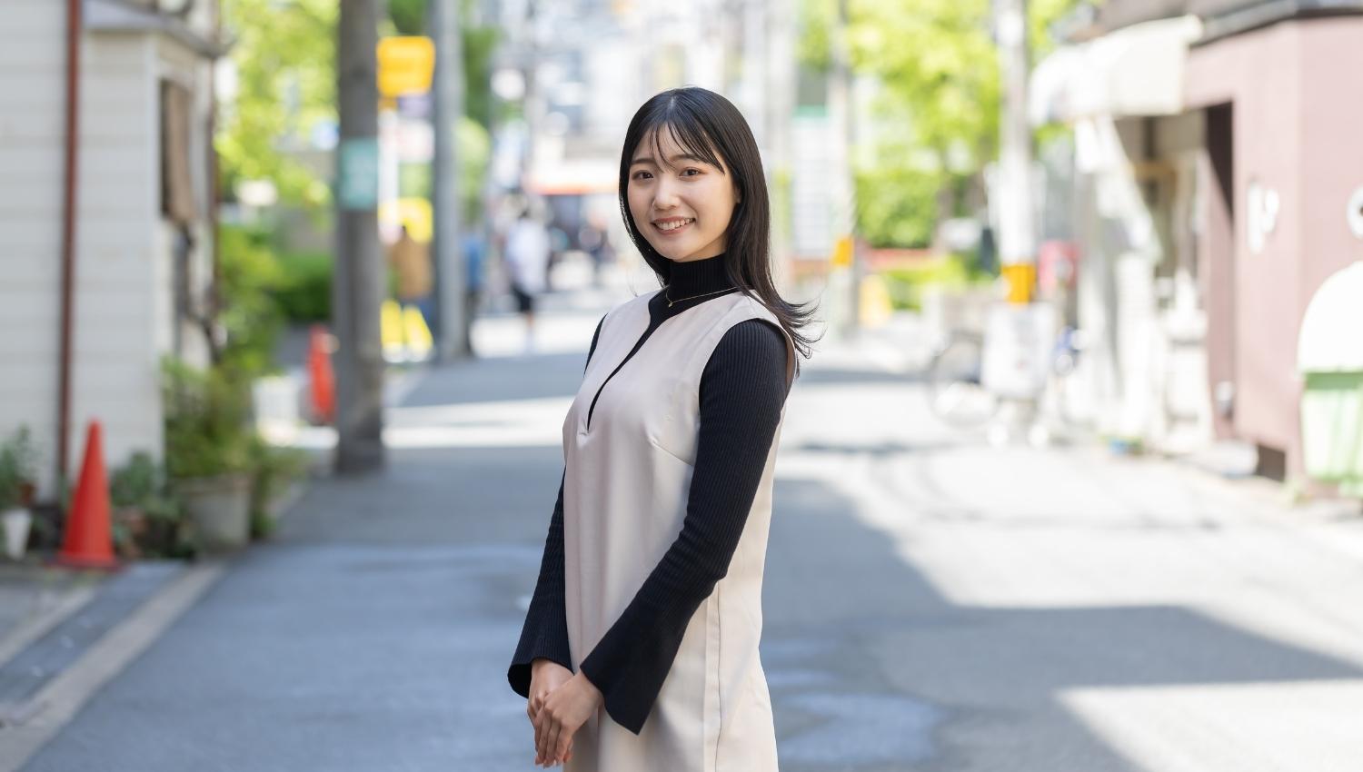 素人女性    顔アップ 